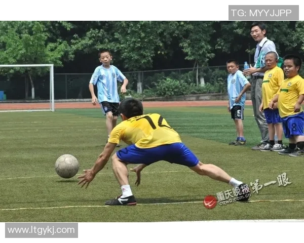 重庆足球队区域防守分析及其在比赛中的优势与不足探讨 重庆足球队区域防守分析及其在比赛中的优势与不足探讨